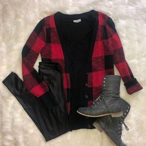 Black/Red Half Buttom Cardigan (xs)